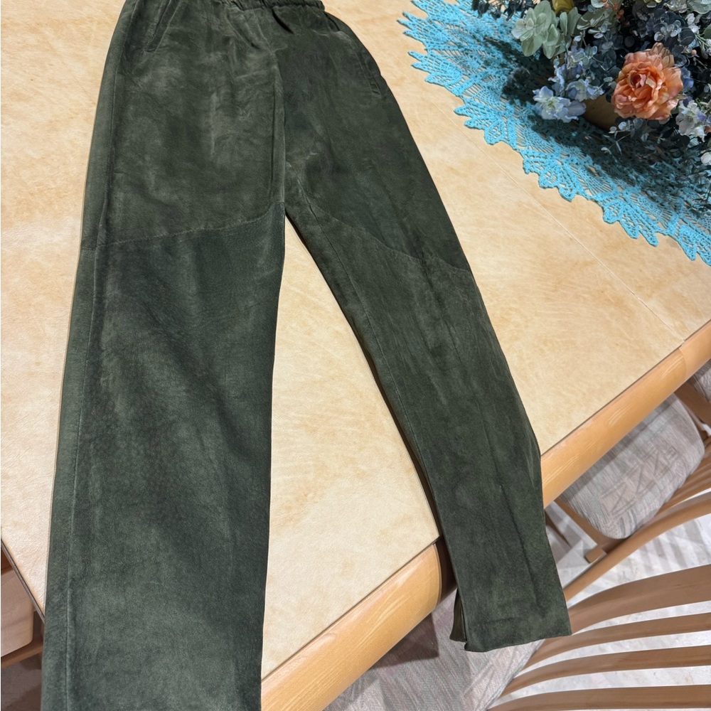 Price Drop: VTG USA-made,straight leg, lined,rich OLIVE SUEDE pants by LANNA, 6
